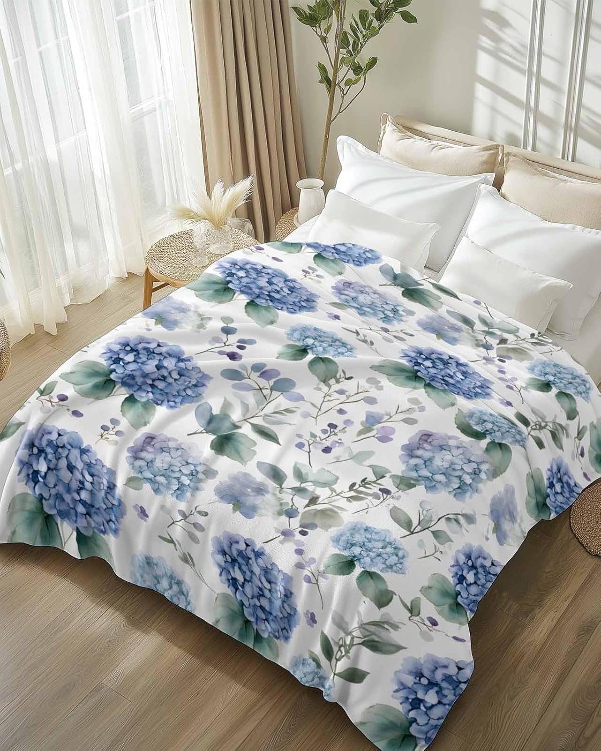 Fleece Throw Blanket, Hydrangea Blue Flowers Lightweight Warm Cozy Soft Flannel Blankets for Couch Bed Sofa Camping for All Seasons, Spring Floral Blossom Eucalyptus Leaves 40"x60"