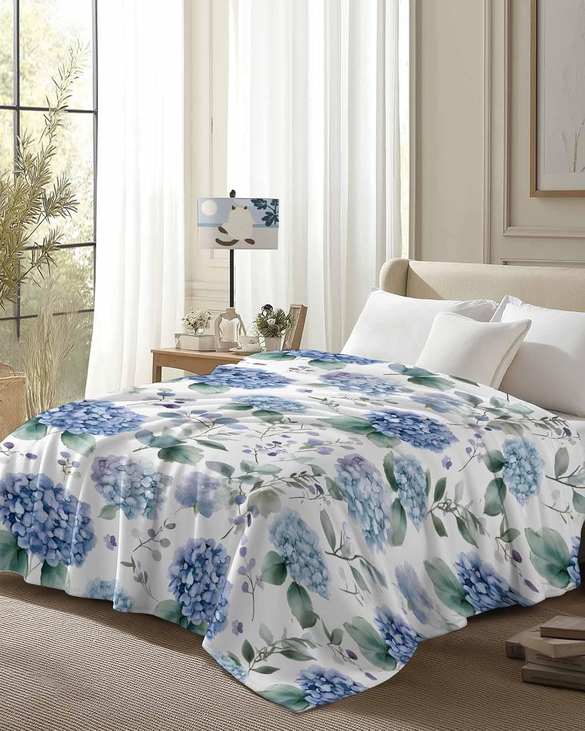 Fleece Throw Blanket, Hydrangea Blue Flowers Lightweight Warm Cozy Soft Flannel Blankets for Couch Bed Sofa Camping for All Seasons, Spring Floral Blossom Eucalyptus Leaves 40"x60"