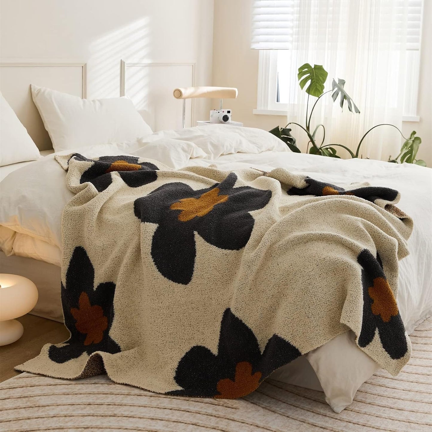 Floral Throw Blanket Big Flower Pattern Soft Cozy Warm Fuzzy Fluffy Microfiber Feather for Couch Bed Sofa Baby Pets Home Decor All Season (Chen Red, 47'' x 59'')