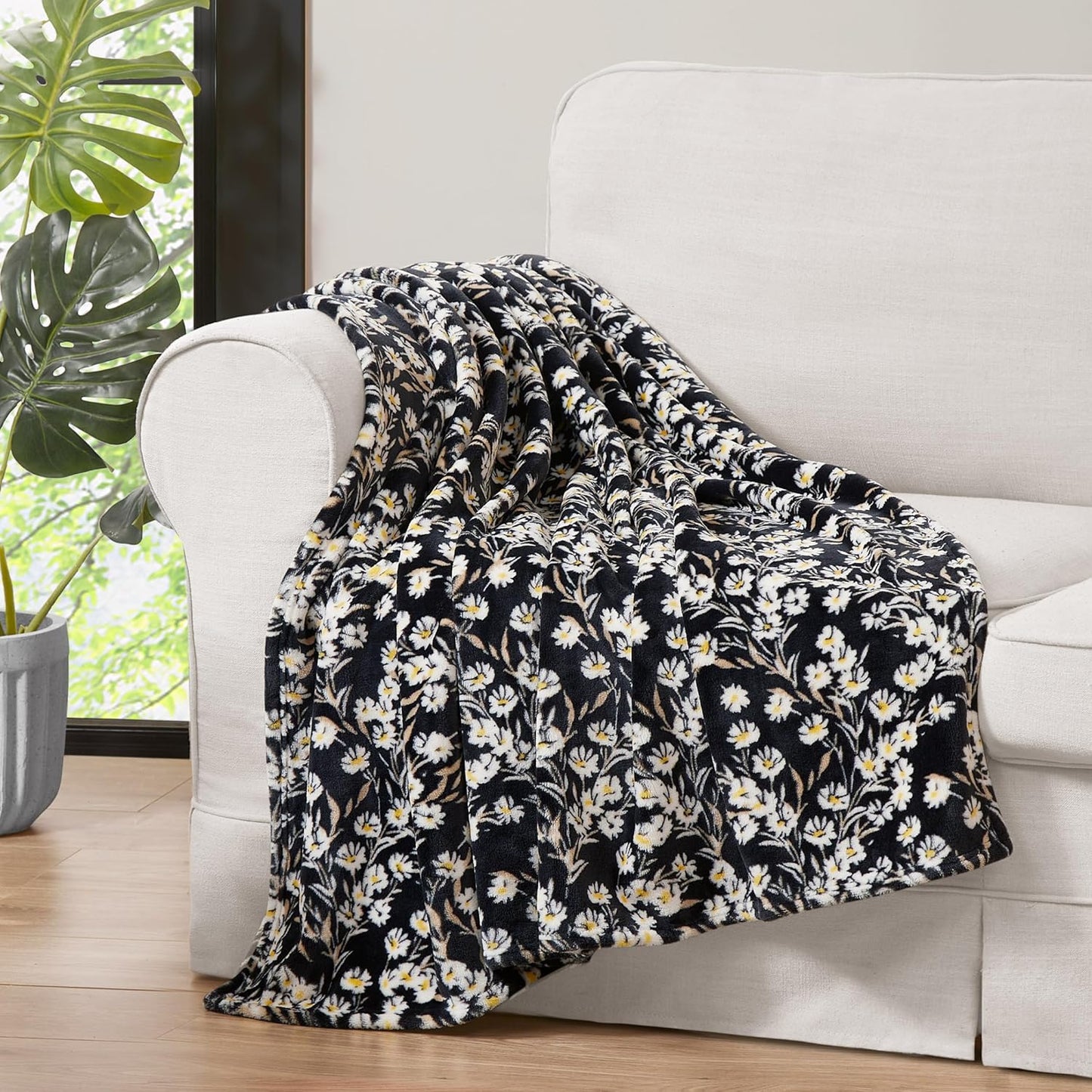 Jessica Simpson Plush 50"X70" Throw Blanket - Mila Floral - Luxurious Plush Blanket for Ultimate Comfort and Cozy Warmth