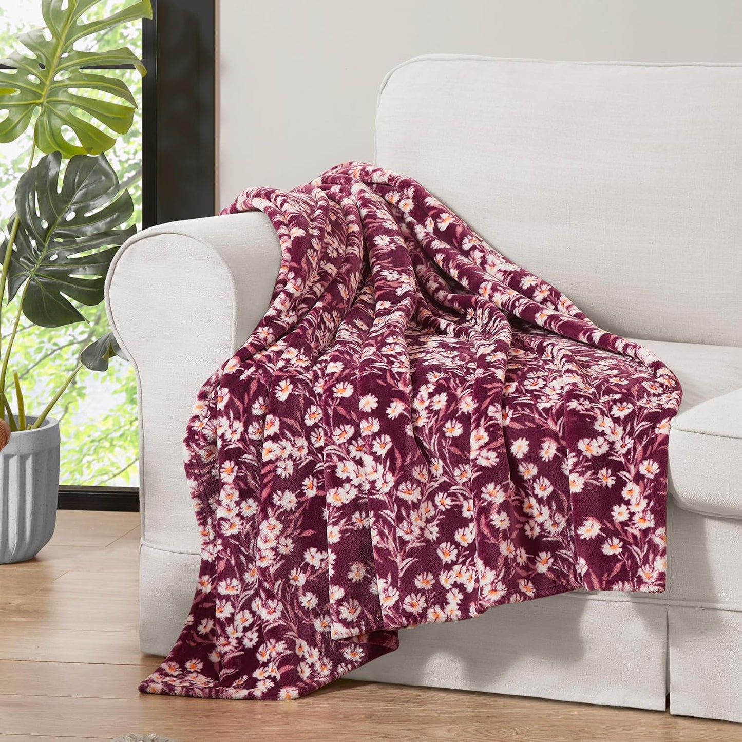 Jessica Simpson Plush 50"X70" Throw Blanket - Mila Floral - Luxurious Plush Blanket for Ultimate Comfort and Cozy Warmth