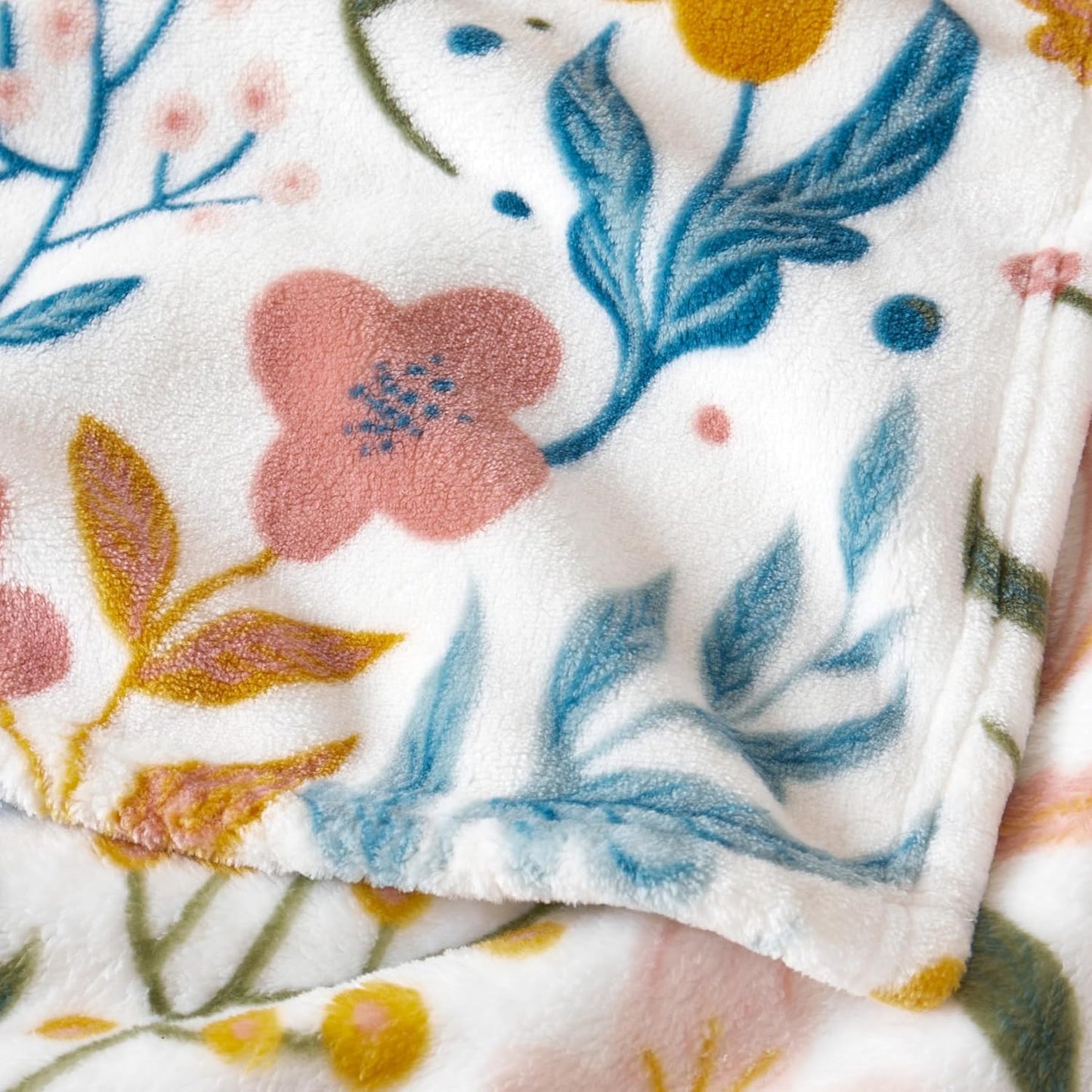 Jessica Simpson Plush 50"X70" Throw Blanket - Mila Floral - Luxurious Plush Blanket for Ultimate Comfort and Cozy Warmth