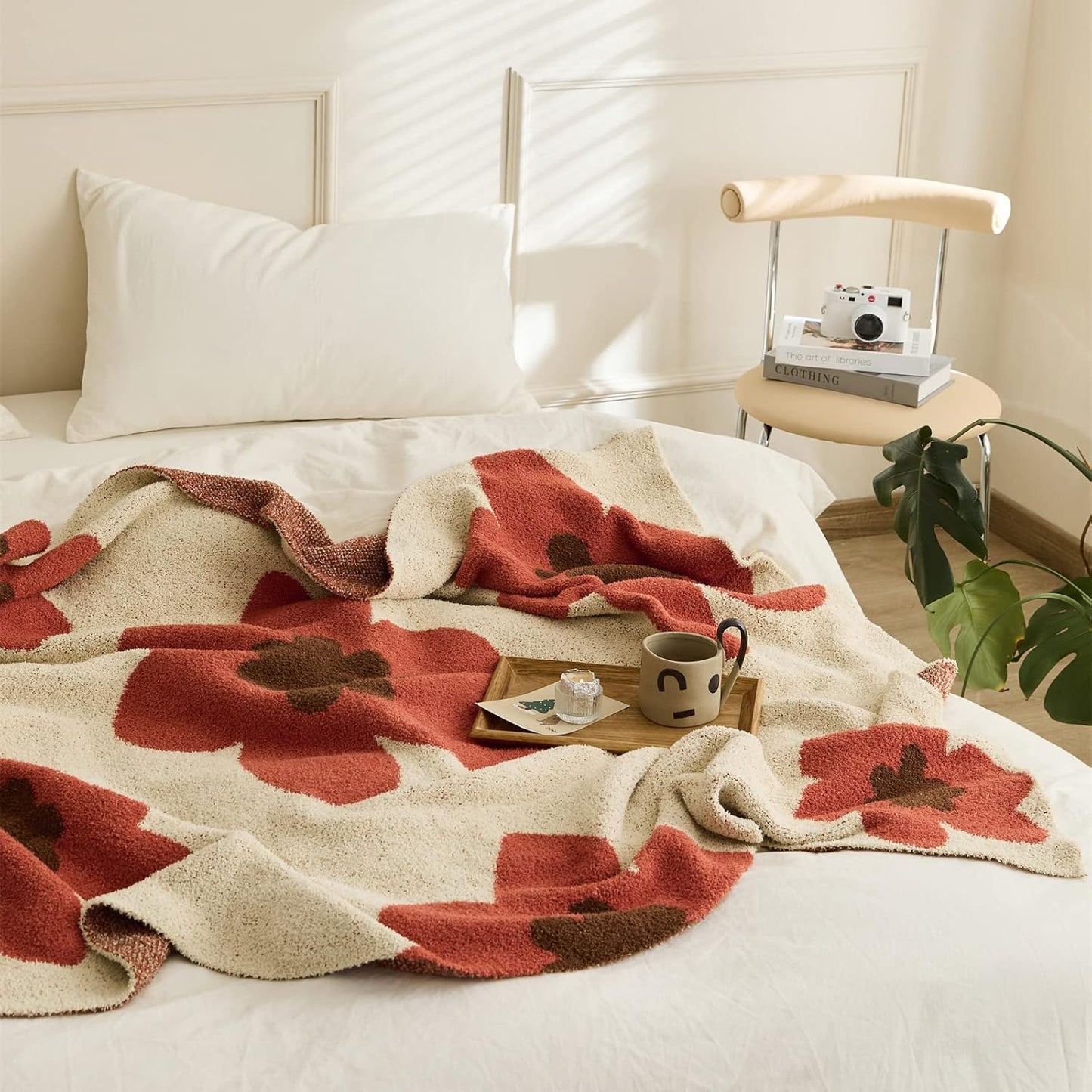 Floral Throw Blanket Big Flower Pattern Soft Cozy Warm Fuzzy Fluffy Microfiber Feather for Couch Bed Sofa Baby Pets Home Decor All Season (Chen Red, 47'' x 59'')